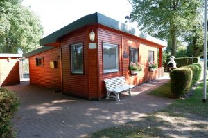 Ferienhaus Sportfischereiverein Büchen e.V. - Seite mit Parkplatz